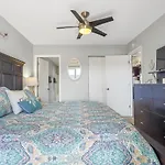Rustic Cove Escape By The Lake