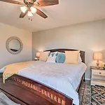 Resort Condo With Pool About 3 Mi To Branson Landing!