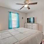Bright Branson Vacation Rental With Balcony And Views!
