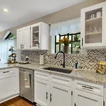 2 Bed Condo-The Greens At Thousand Hills-Coffee Bar
