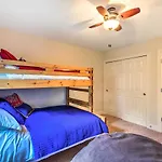Gorgeous Condo With Resort Pool Near Branson Strip!