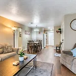 Cozy 3-Bedroom Condo Near Branson