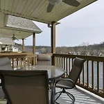 Waterway - Balcony View Of Lake Taneycomo -- Blocks To Marina And Boat Rentals!!