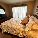 1Br Walk-In Condo Near Pointe Royale - Free Tickets Included - Gs32-24