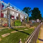 Historic Branson Hotel - Heritage Room With Queen Bed - Downtown - Free Tickets Included