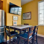 Branson Condo With Pool Near Silver Dollar City!