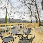 Waterfront Gem With Sunroom Less Than 4 Mi To Beach!