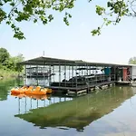 Indian Point Villa#7 At Tribesman Resort On Table Rock Lake Near Silver Dollar City, Branson