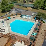 Walk-In, No Stairs Condo, Pets Welcome, 4 Mins To Silver Dollar City, 14 Mins To Ball Park Of America, Amazing Ozark Mountian Views