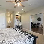 Dreams2Reality New Build! Luxury 3Br/3Ba ~ Vaulted Ceilings ~ Resort Amenities ~ Free Tickets Included