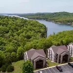 Beautiful Condo, Steps From Table Rock Lake & Sdc