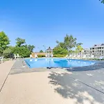 Lovely Branson Condo On-Site Golf And Fishing