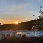 Journey\'S Remedy -Lake View Sleeps 30