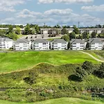 Little House On The Fairway- Luxury Golf Condo