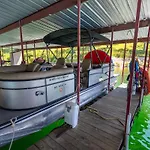 Artilla Cove Cabin 7- Lake Views- Pool & Hot Tub