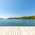 Artilla Cove Cabin 7- Lake Views- Pool & Hot Tub