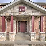 Branson Apartment With Pool - 5 Mi To Marvel Cave!