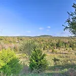 Branson Apartment With Pool - 5 Mi To Marvel Cave!