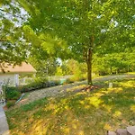 Quiet Condo With Patio 3 Mi To Dtwn Branson!