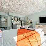 Walk-In Studio W Patio, Pets Ok!