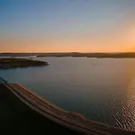 Cozy Table Rock Lake Home W Hot Tub & Game Room