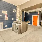 Pvt Outdoor Pool-Multiple Arcades-Pvt Hot Tub-Free Attraction Tickets-Firepit-Lake View