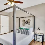 Modern Costal 3 Bedroom