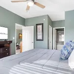 2 Bedroom 0Condo W Deck & Wooded Views-Free Attraction Tickets-Close To State Park Marina