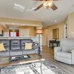 Sunroom With Golf Views Central Branson Condo!