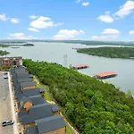 Lakefront Haven With Hot Tub And Gym