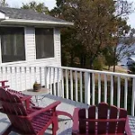 Anchor Inn On The Lake Bed And Breakfast