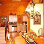 Cabins At Grand Mountain By Thousand Hills Resort