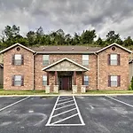 Condo With Patio - 5 Mi To Sdc And Table Rock Lake!