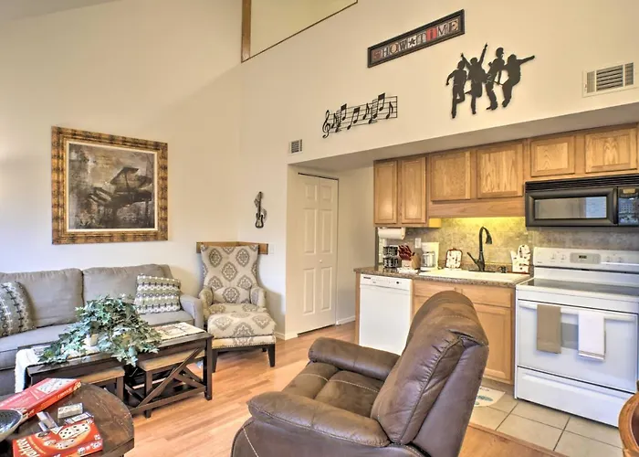 Relaxing Branson Retreat By Fall Creek Marina