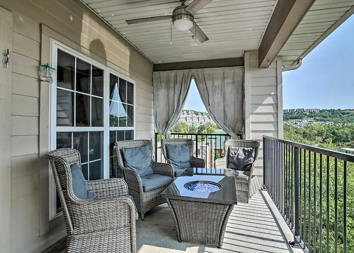 Resort-Style Branson Condo With Lake Views And Patio!