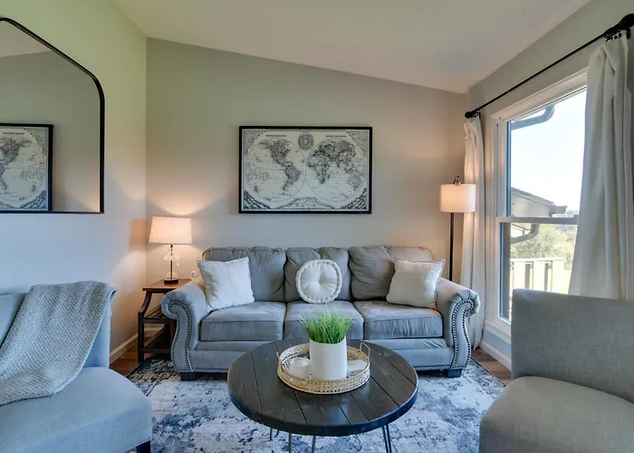 Branson Pointe Royale Resort Condo With Amenities!
