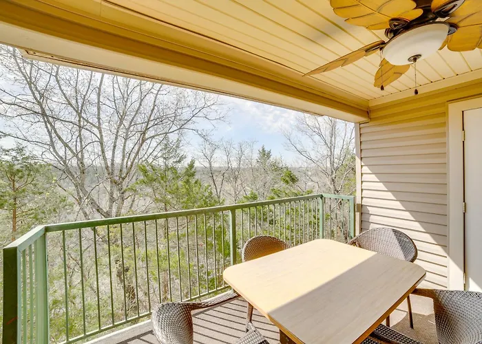 Branson Condo With Balcony, Near Silver Dollar City!
