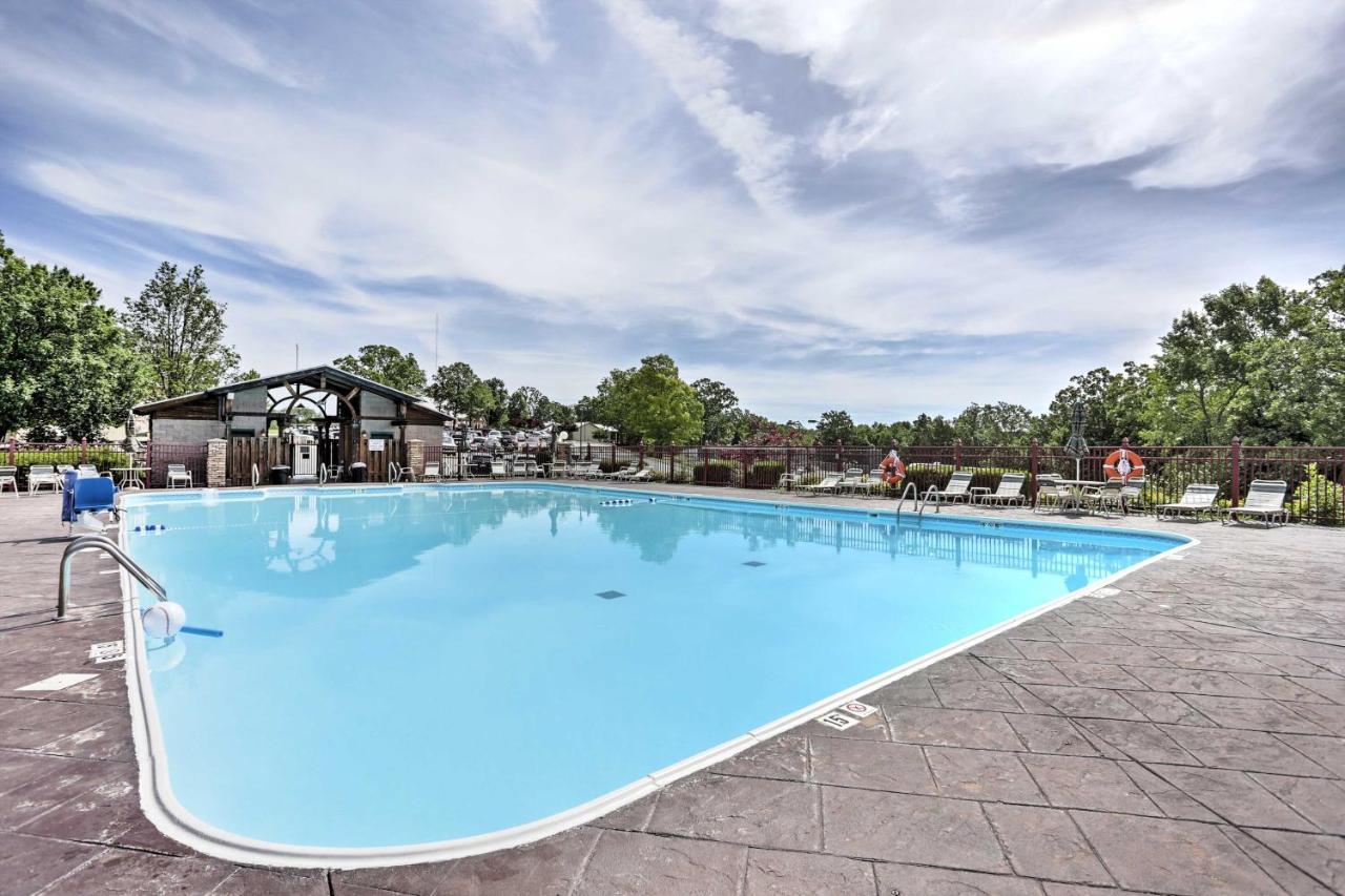 Pristine Hills In Branson! Apartment