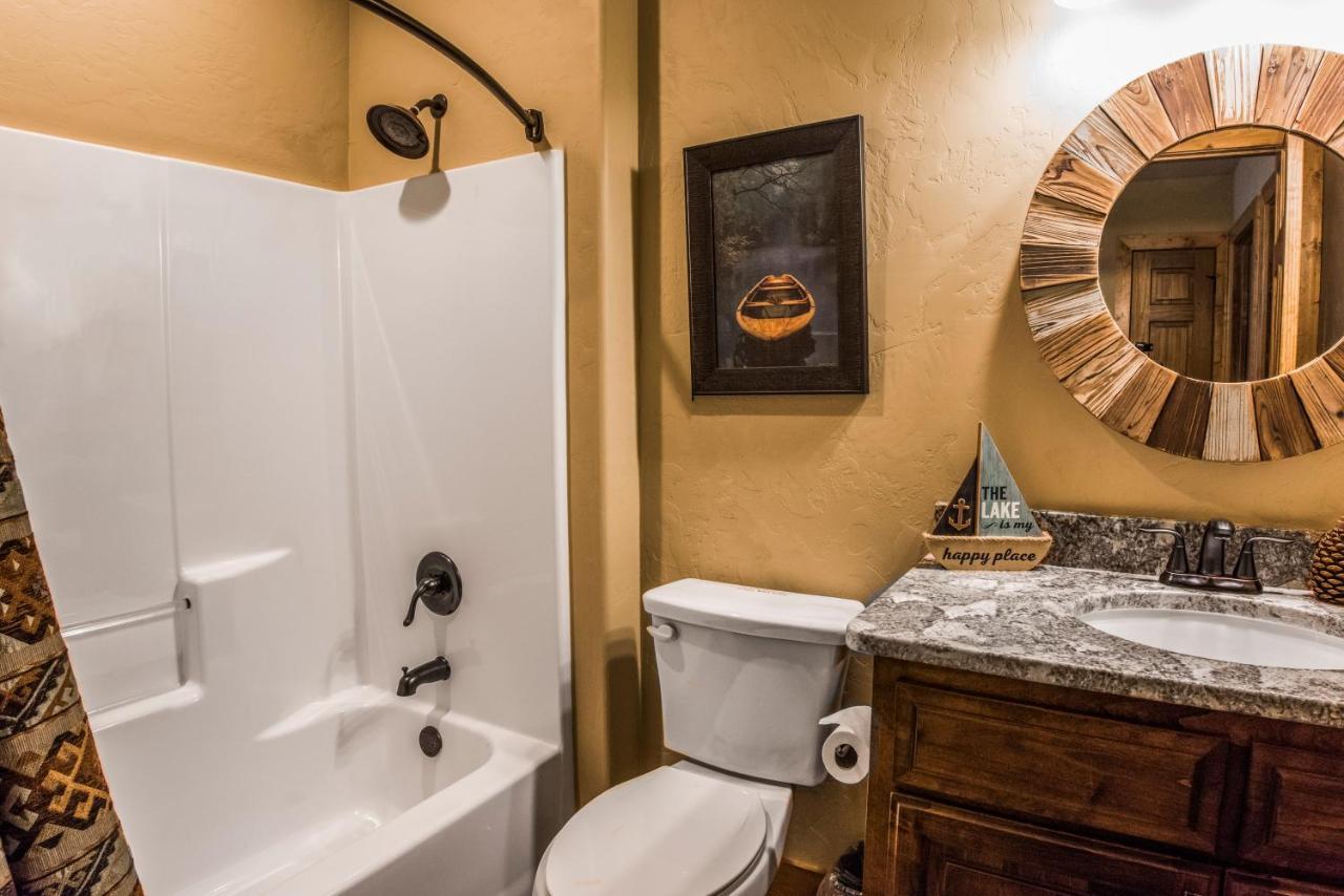 Watermill Cove Lakefront 8bed 8ba Free Amenities 2 Miles To Sdc Holiday home Branson