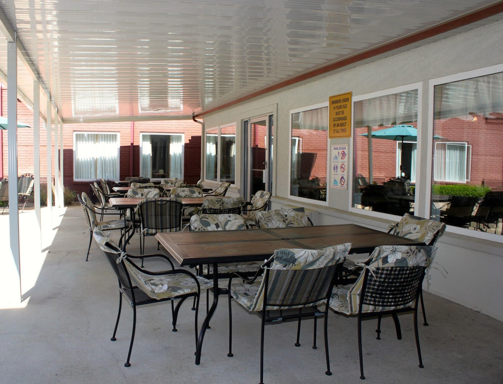 The Bransinn Entertainment District Hotel