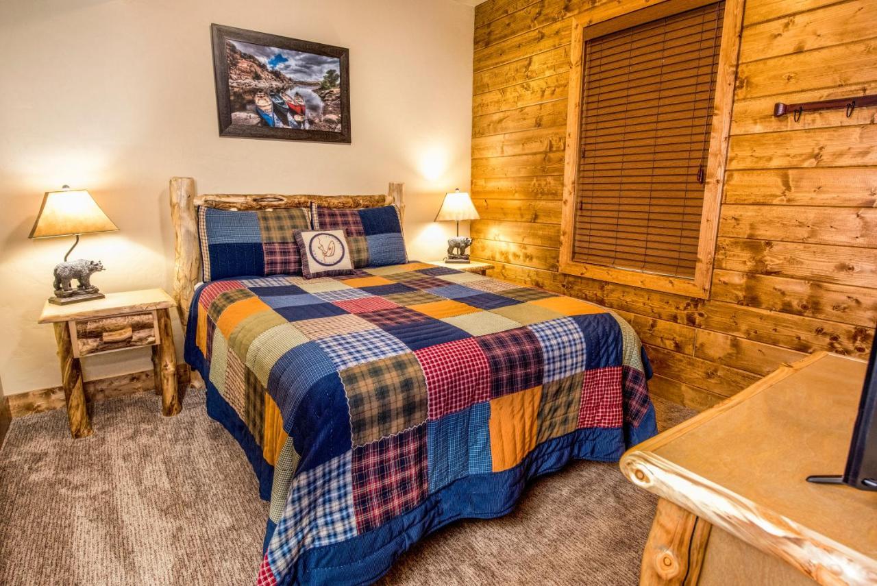 Watermill Cove Luxury 8bed 8ba Lakefront Huge Pool 2 Miles To Sdc Minigolf Holiday home Branson