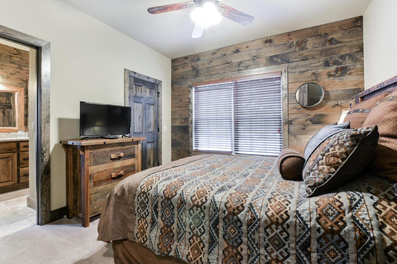 Luxury Lakefront Huge Pool Kayaks 2mi To Silver Dollar Branson