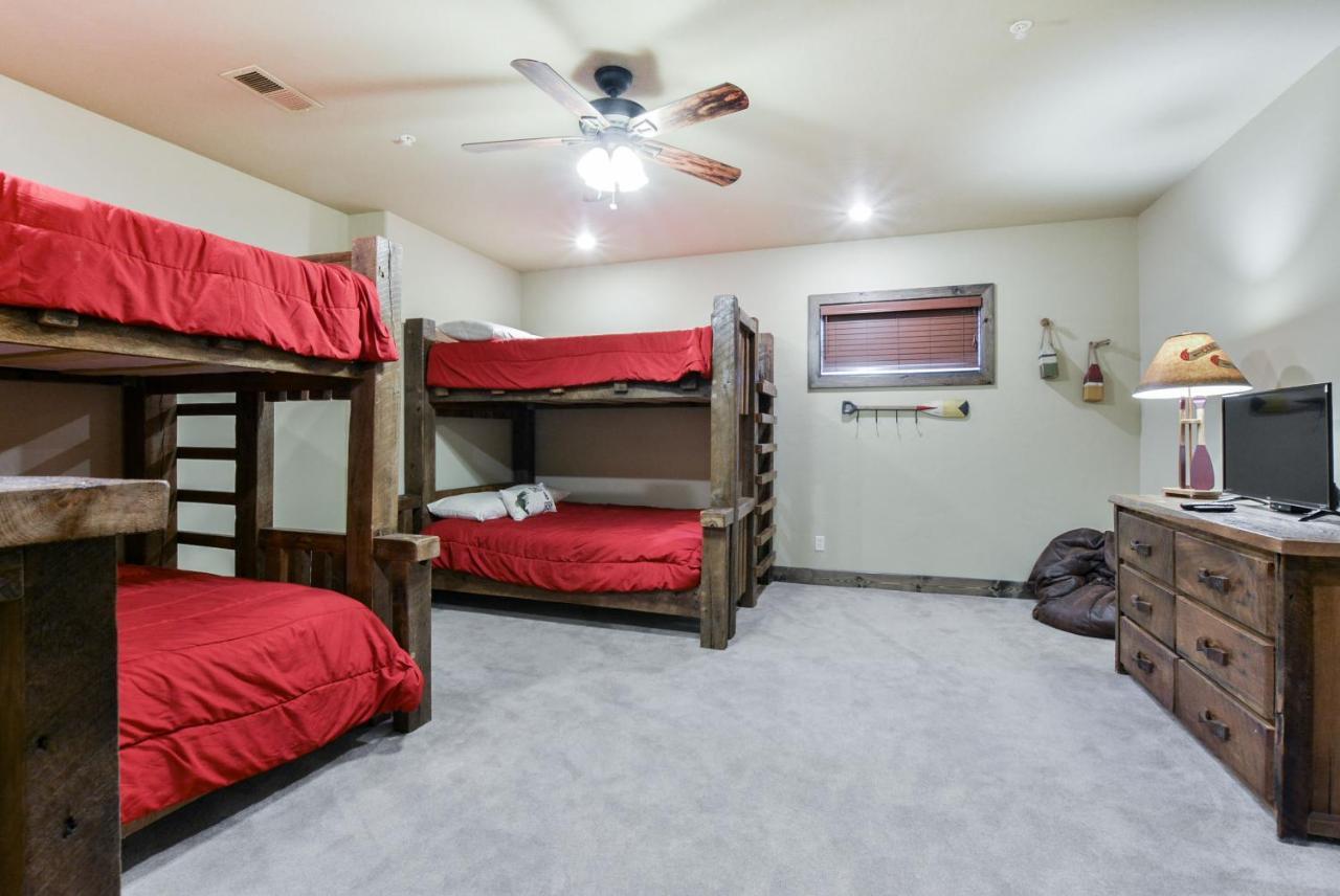 Holiday home Watermill Cove Luxury Lakefront Huge Pool Hot Tubs 2mi To Silver Dollar