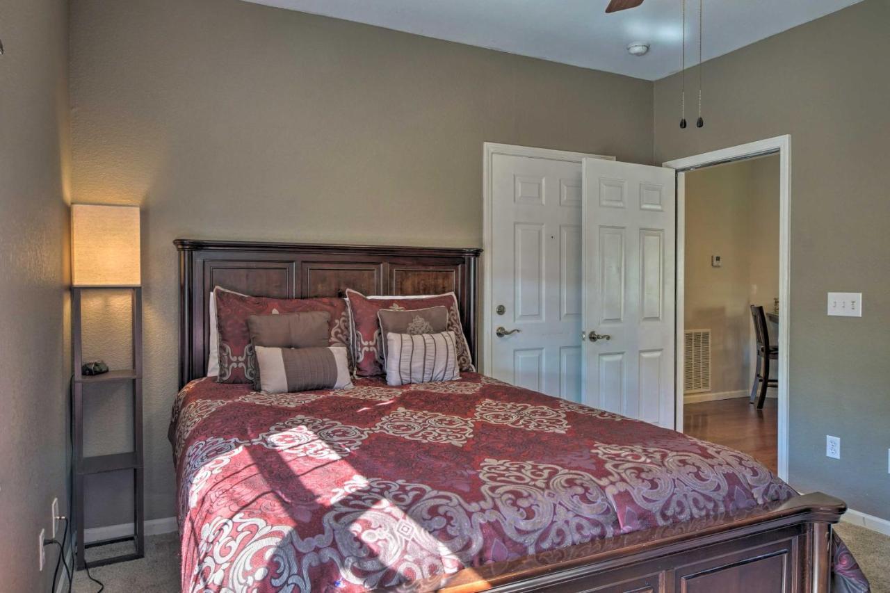 With Patio, 5 Mi To Landing! Apartment Branson