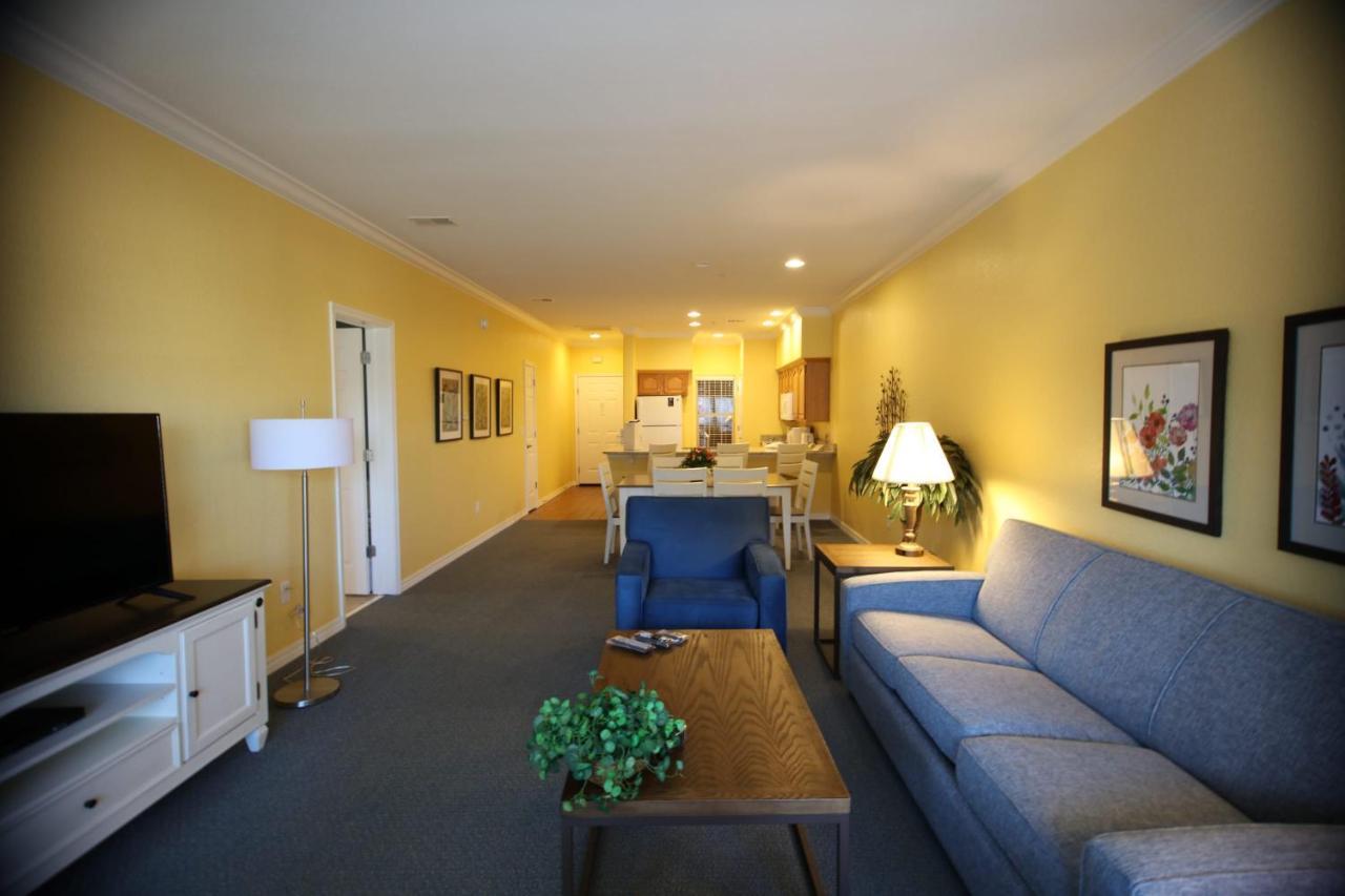 Spacious In Heart Of 2br Standard Branson