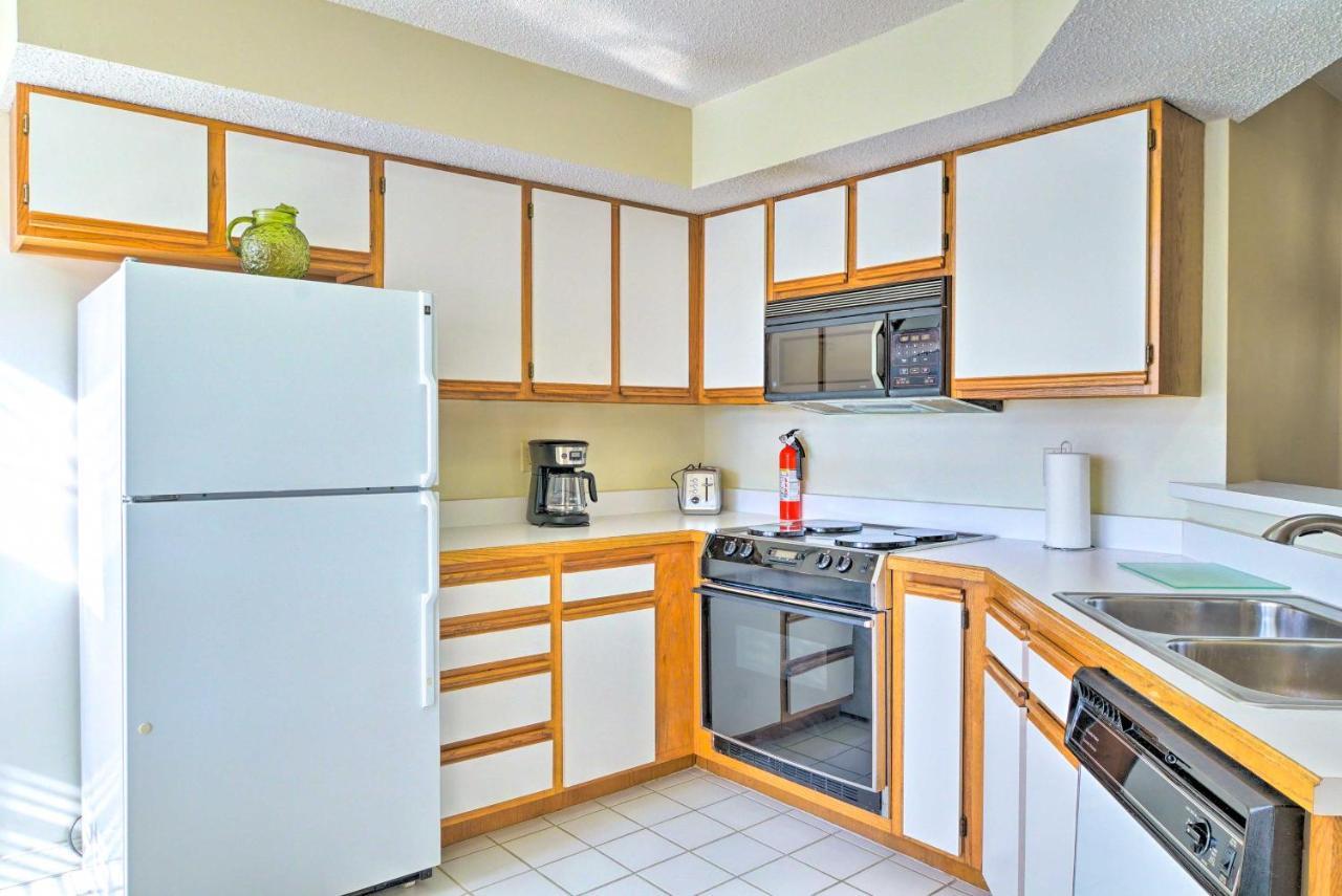 Cozy 2nd-floor - 3 Miles To 76 Strip! Apartment