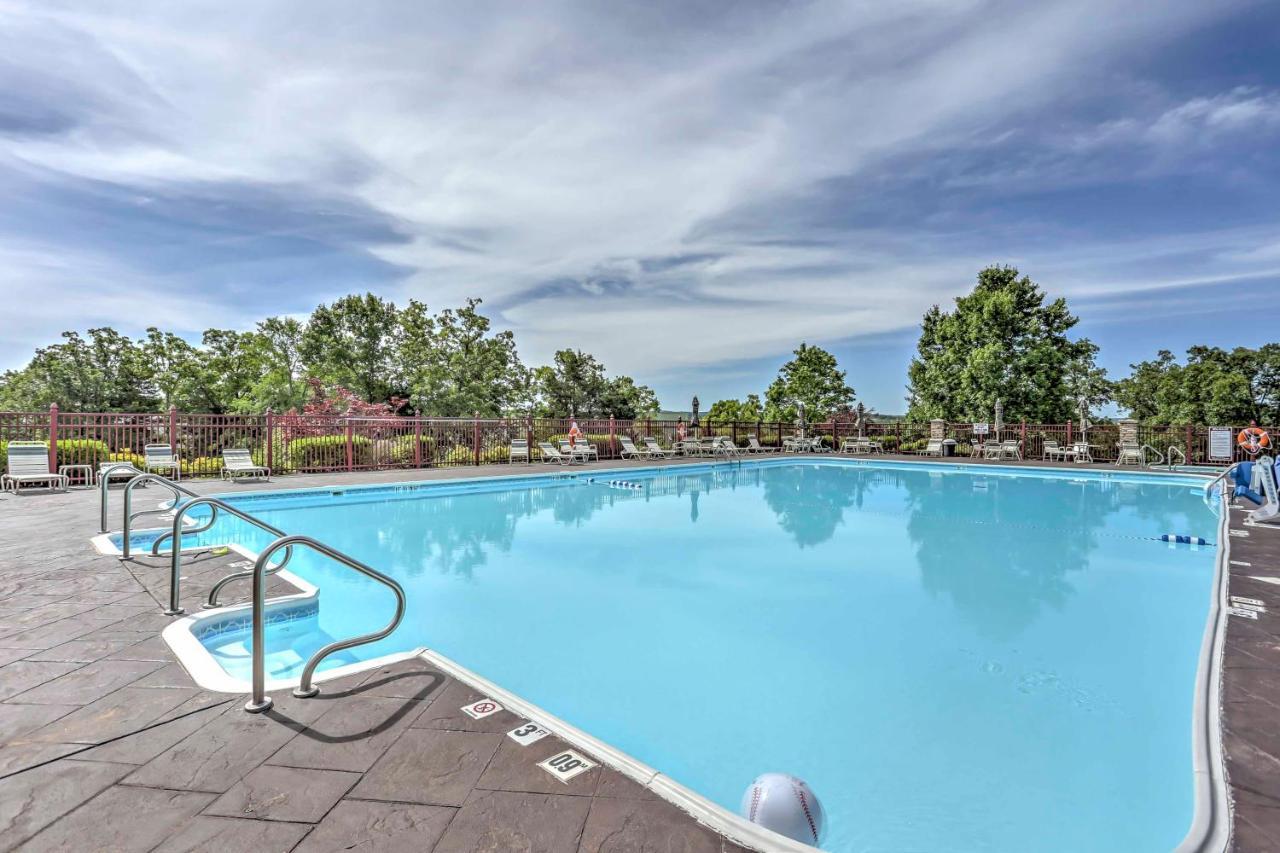 Apartment Condo With Golf Views 3 Mi To Branson Landing!