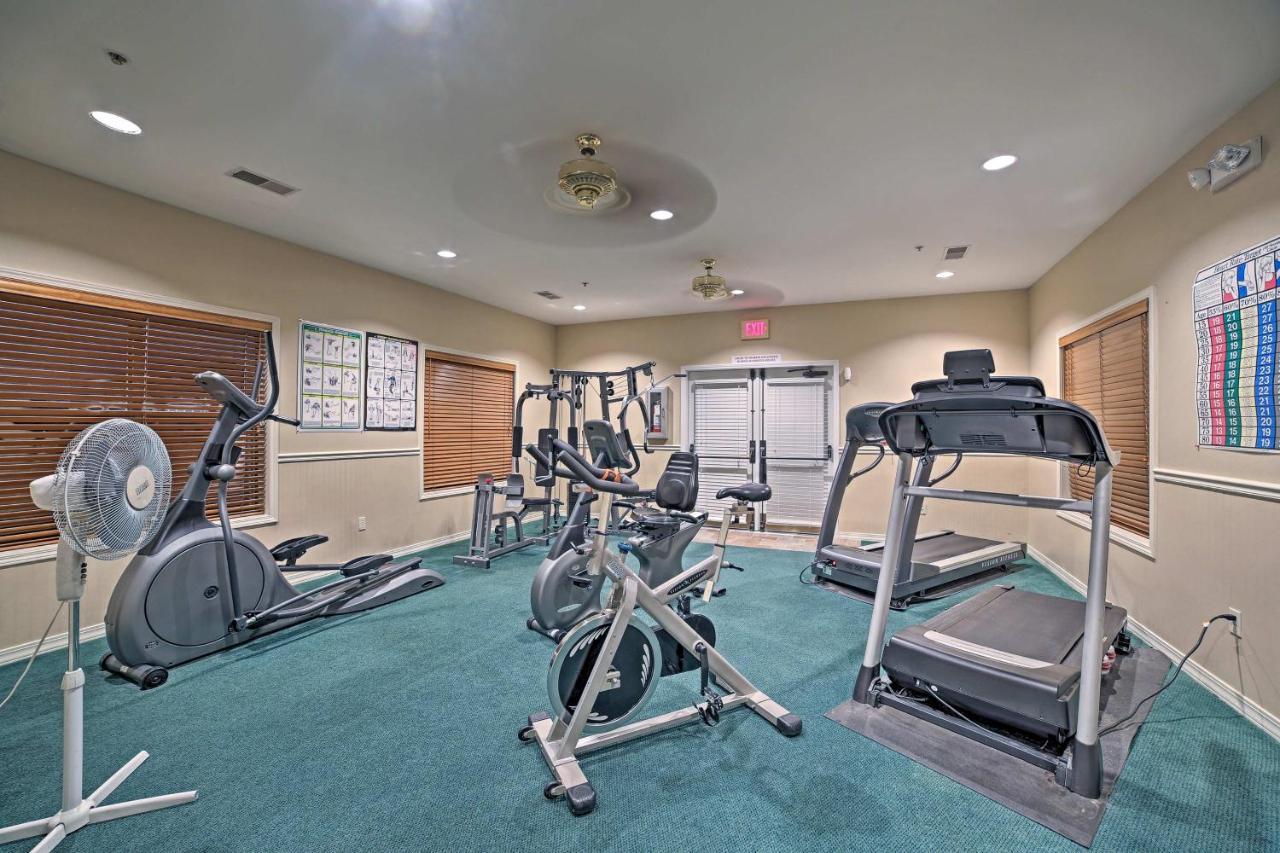 Apartment Condo With Golf Views 3 Mi To Branson Landing! *