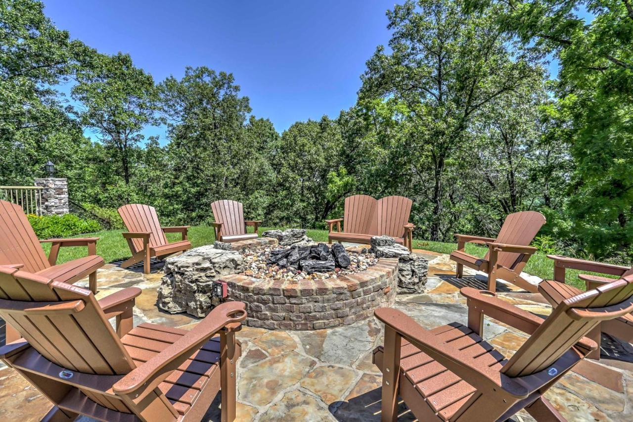 Holiday home Refined Near Silver Dollar City! *