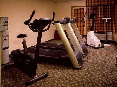 Express & 76 By Ihg Hotel 2*